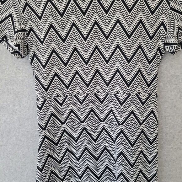 Talbots Womens Chevron Print Faux Wrap Dress Size XS V-Neck Short Sleeve - Picture 8 of 13